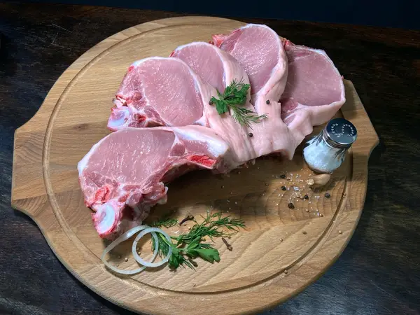 Корейка на кости свиная