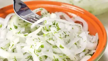 Лук маринованный