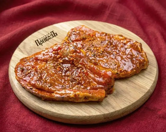 Свиной стейк на кости (корейка) в маринаде